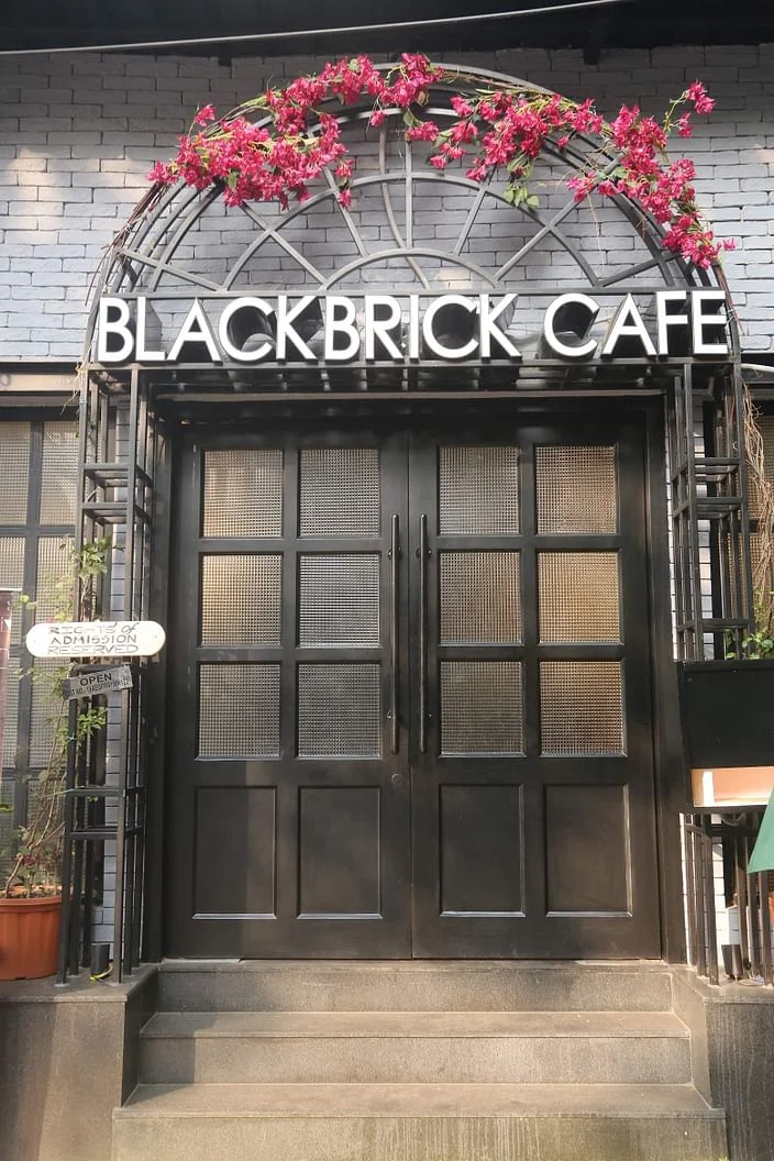 black_brick_cafe